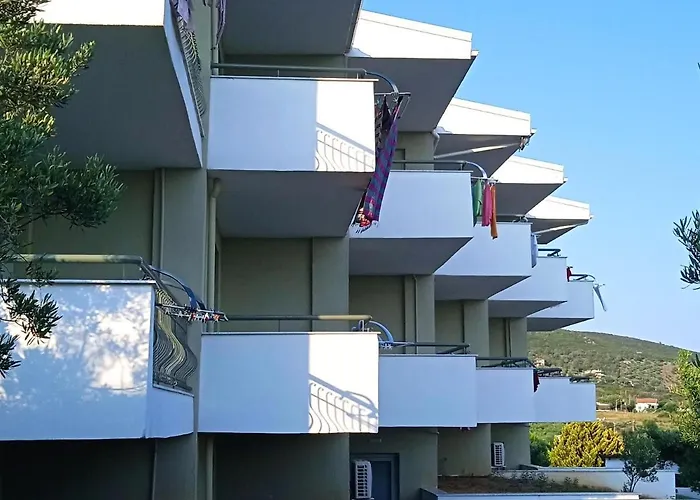 In With Pool Appartamento Gerakini